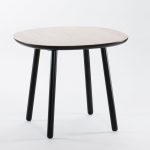 Čierno-biely jedálenský stôl z masívu EMKO Naïve, ⌀ 90 cm