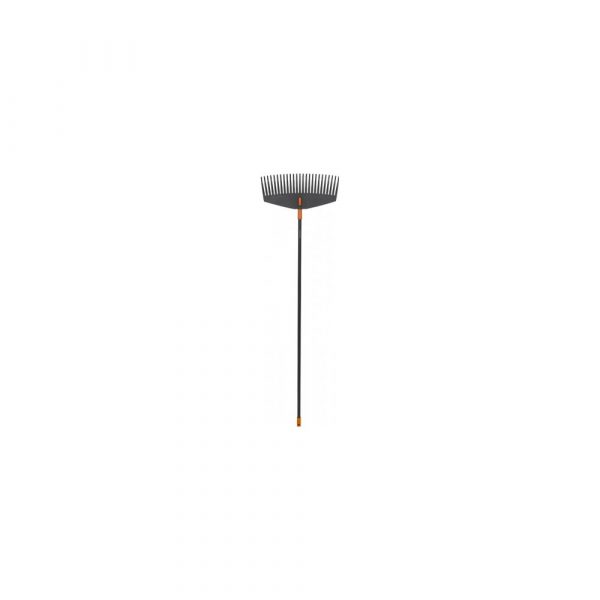 Čierne hliníkové hrable s násadou na lístie Fiskars Solid, šírka 52 cm