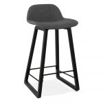Čierna stolička Kokoon Trapu Mini, výška sedu 72 cm
